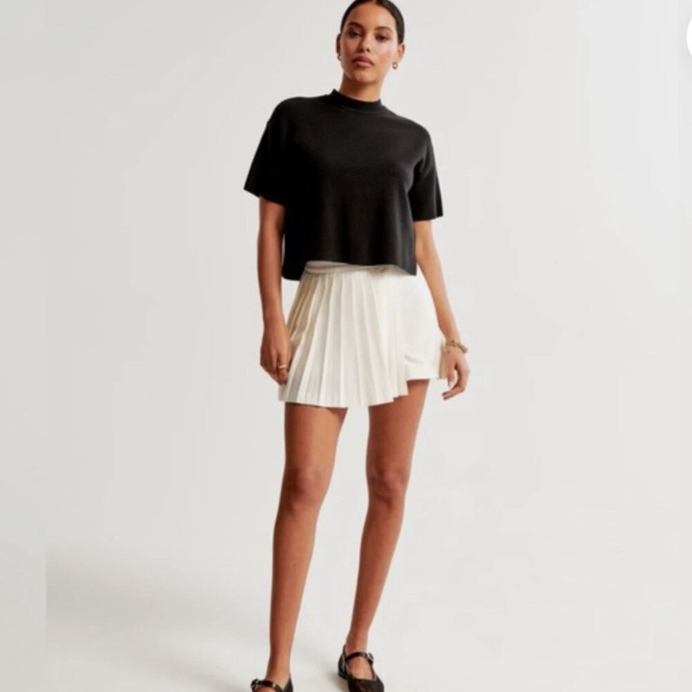 NWT Abercrombie & Fitch Mini Wrap Pleated Skort - Cream